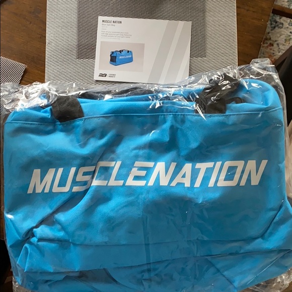 Gym Bag: Muscle Nation (new in package) - Picture 1 of 2